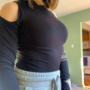 Black long sleeve shoulder peep hole shirt